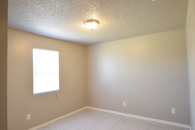 Building Photo - 4105 Sand Dollar Dr