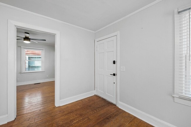 Building Photo - 3 Bedroom, 2 Bathroom Cottage In the Heart of Downtown Wilmington