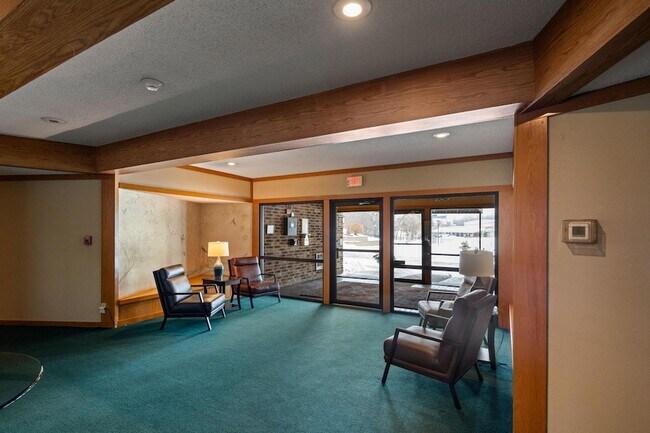 Building Photo - 7200 Cahill Rd