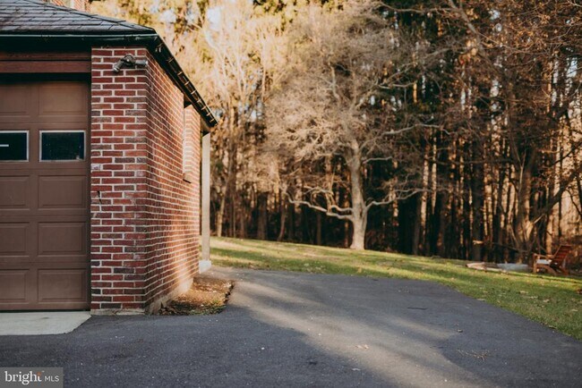 Building Photo - 15 Safe Harbor Village