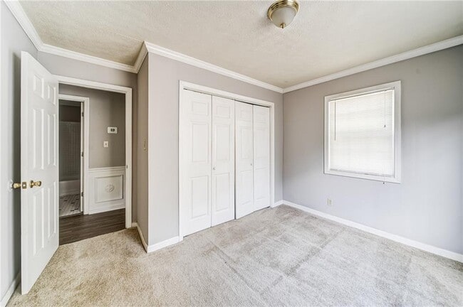 Building Photo - 2053 White Oak Cir