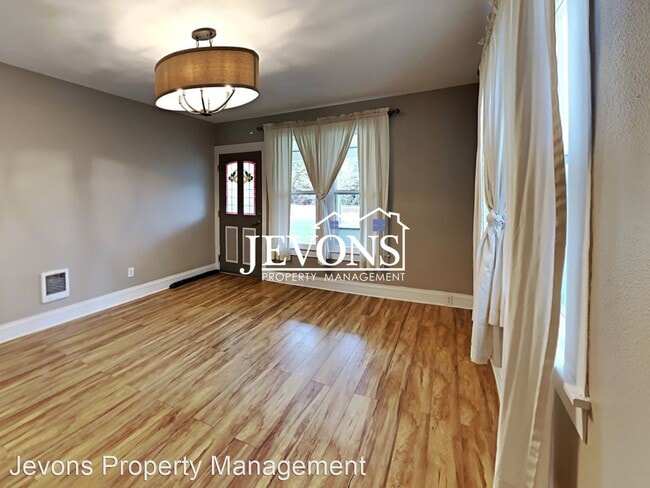 Building Photo - 3 br, 2 bath House - 2704 S 85th Ave
