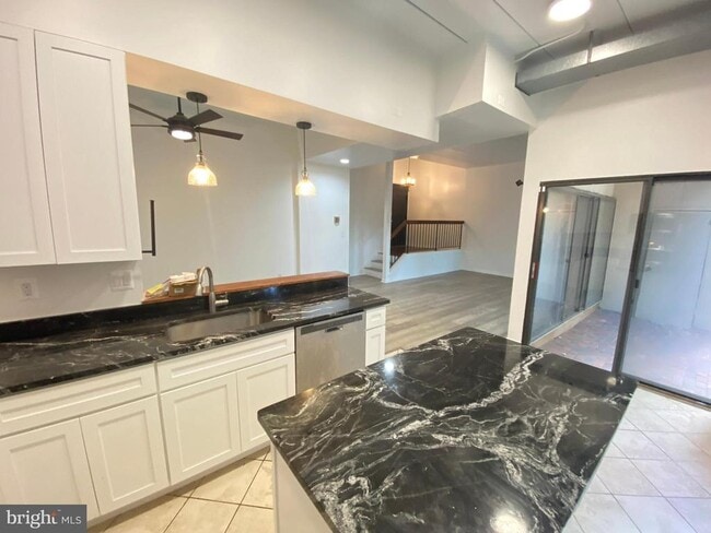 Building Photo - 124 Roberts Ln