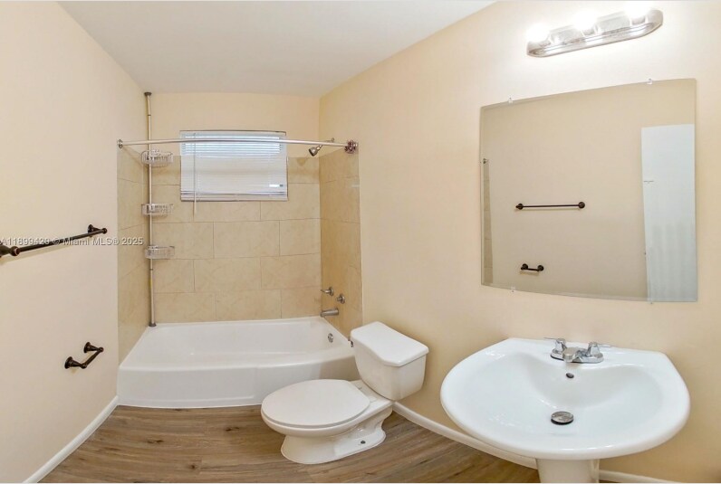 Building Photo - 716 NE 7th St