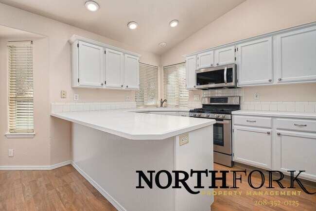 Building Photo - Welcome to a beautifully maintained home in one of Eagle’s most desirable neighborhoods