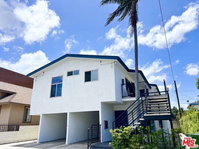 Building Photo - 1336 W 37th Dr