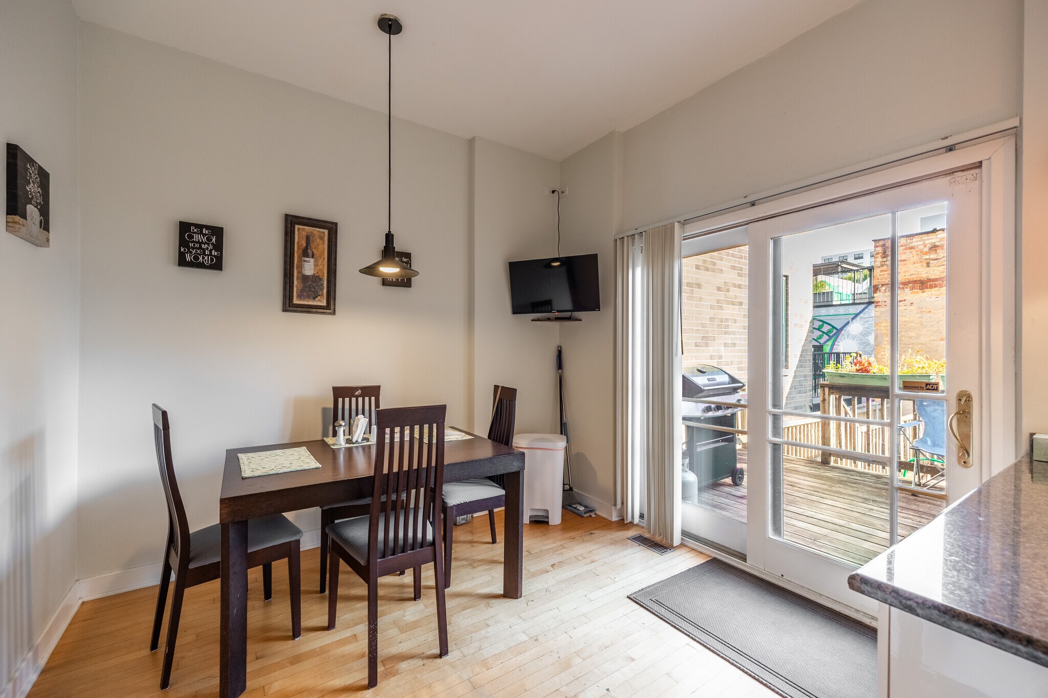 Building Photo - 1723 N Wood St