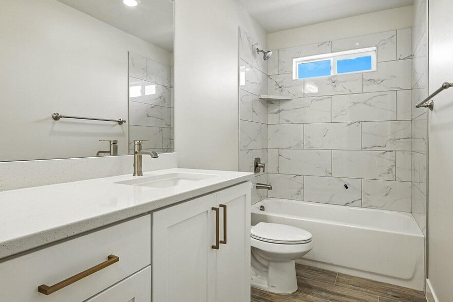 Building Photo - 51 4375 West St