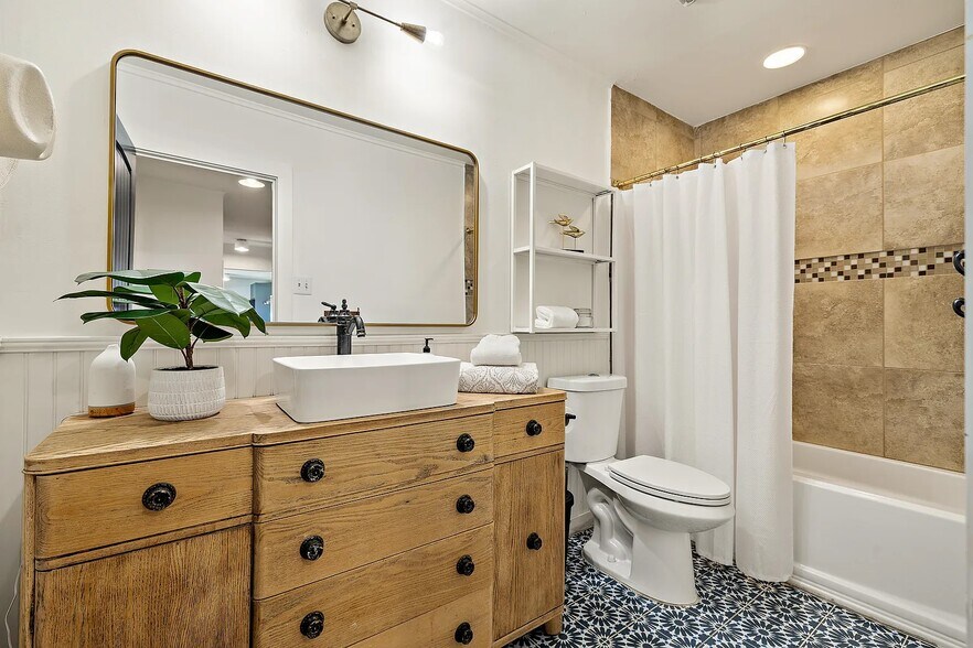 Building Photo - 1802 Hutto Rd