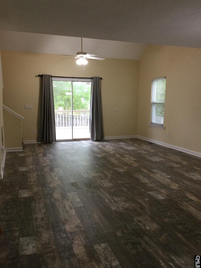 Building Photo - 15 Lamplighter Ct