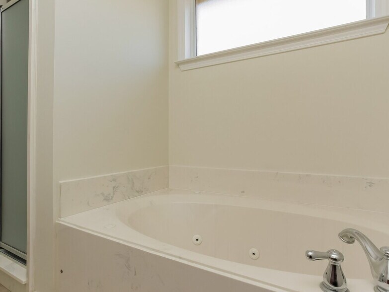 Building Photo - 85 Caitlyn Geneva Cove