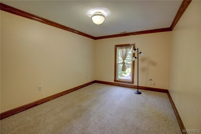 Building Photo - 5880 Draudt Rd