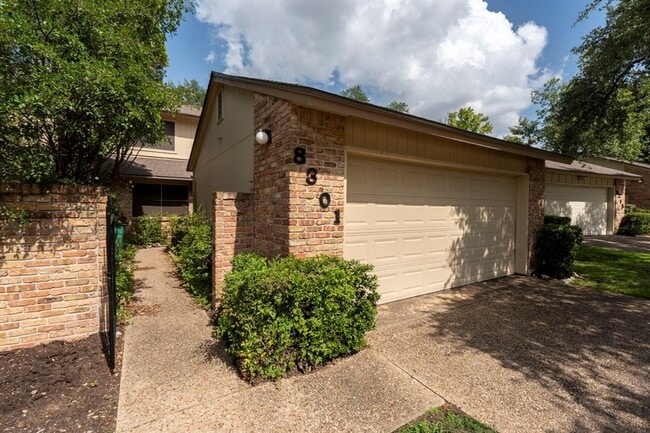 Building Photo - 8301 Greenslope Dr