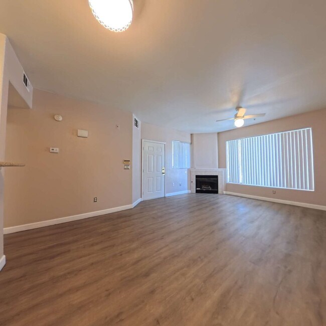 Building Photo - Next To Durango Casino | Gated Community | Laminate Floors | Community Fitness