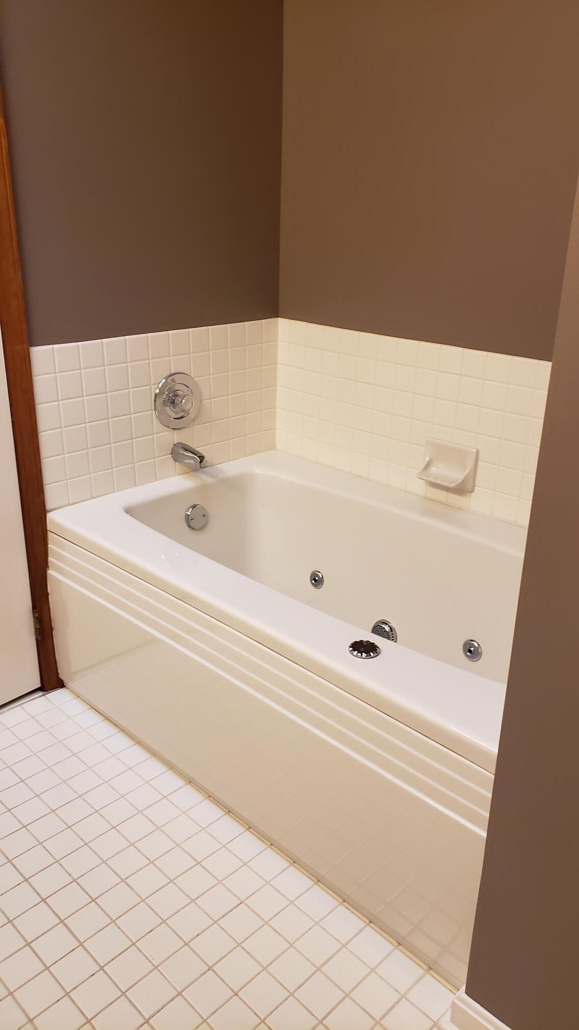Master Bath - 6678 Hidden Lake Trl
