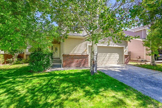 Building Photo - $2,895.00, 3-bed, 3.5-bath with bonus room...
