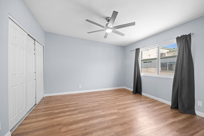 Building Photo - Bright, spacious Van Nuys 3-level townhome