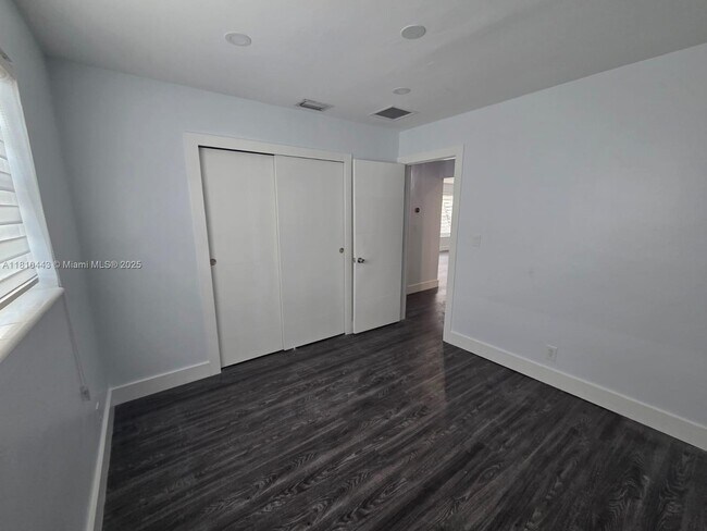 Building Photo - 2850 N 62nd Ave