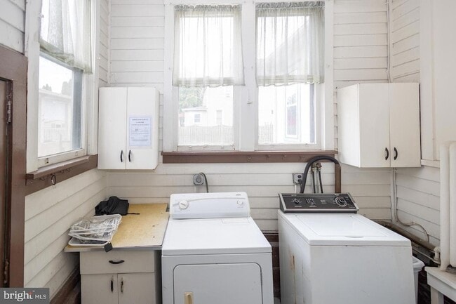 Building Photo - 101 Newton Ave