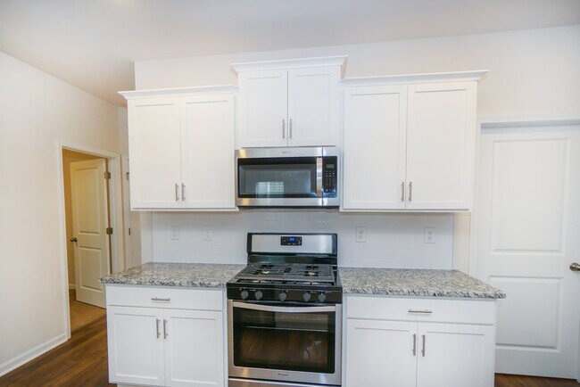 Building Photo - 538 King Clover Ln