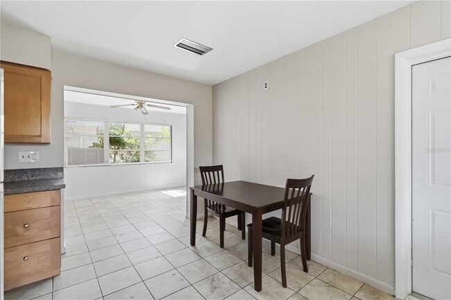 Building Photo - 304 Lantana Ave