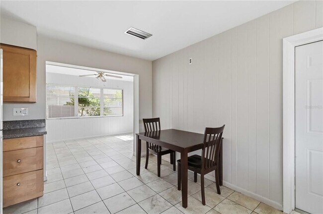 Building Photo - 308 Lantana Ave