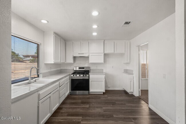 Building Photo - 1253 Morven St
