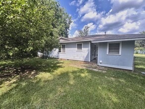 Building Photo - 3-Bedroom Home with Carport in Northeast Jackson