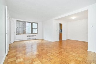 Building Photo - 310 Lenox Rd