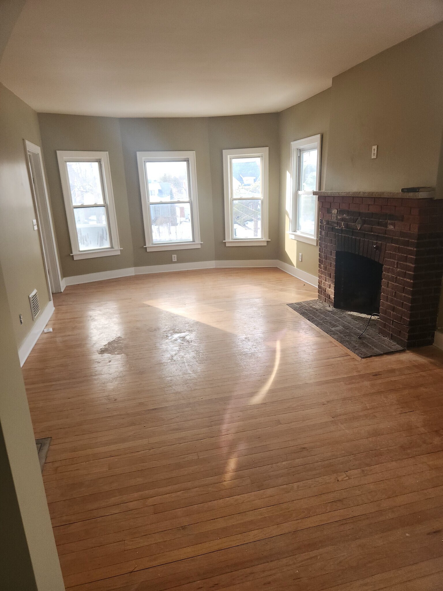 Building Photo - 171 Shotwell Park