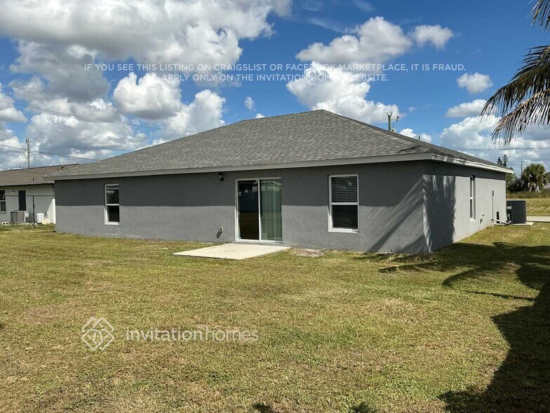 Building Photo - 1106 NE 13th Pl