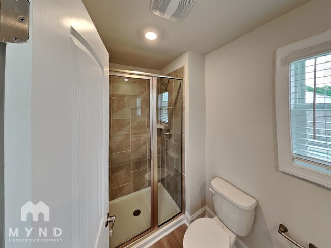 Building Photo - 207 Susannah St