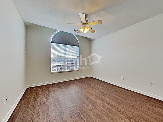 Building Photo - 6449 Sterchi Village Blvd