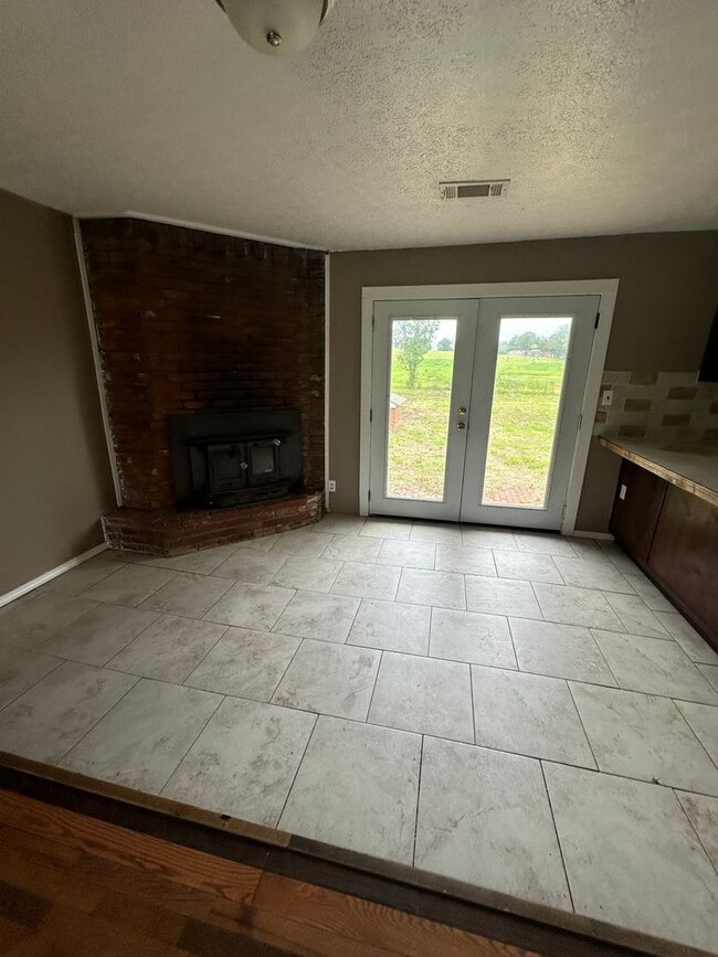 Building Photo - 439 Oak Grove Rd