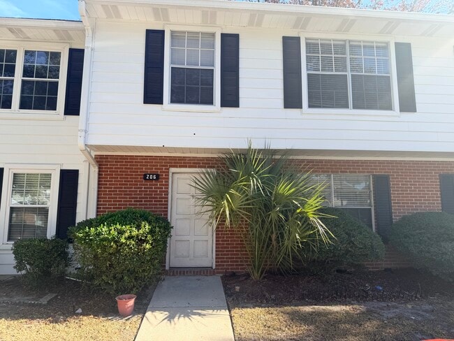 Building Photo - 206 Kettering Way