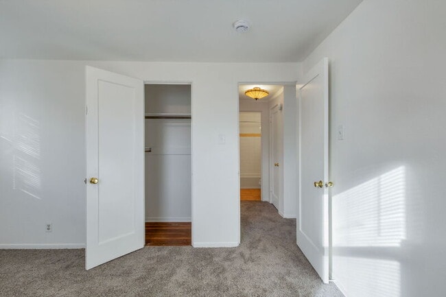 Building Photo - 6855 Reno Dr