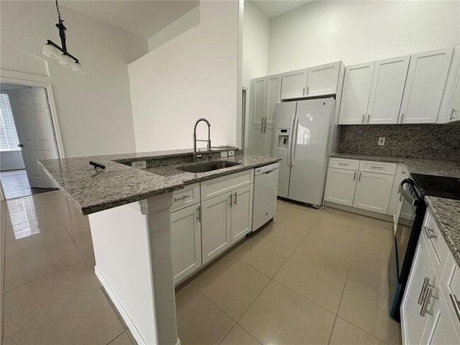 Building Photo - 1941 Island Walk Dr