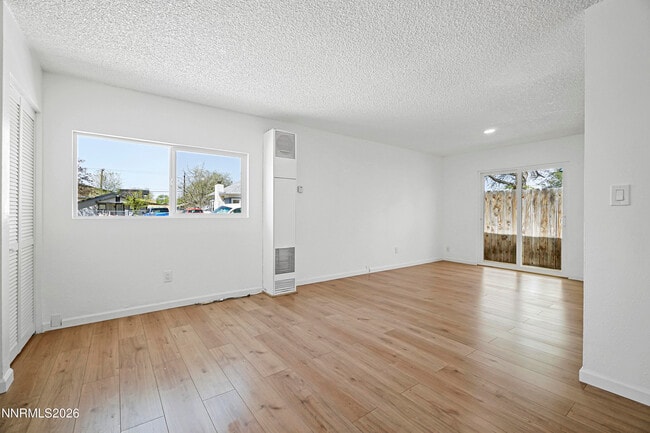 Building Photo - 535 Churchill St