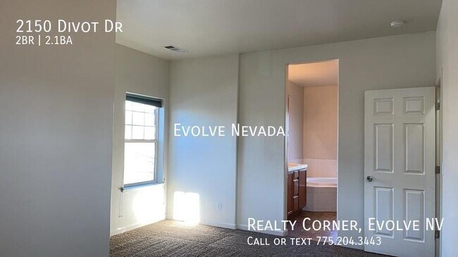 Building Photo - 2150 Divot Dr