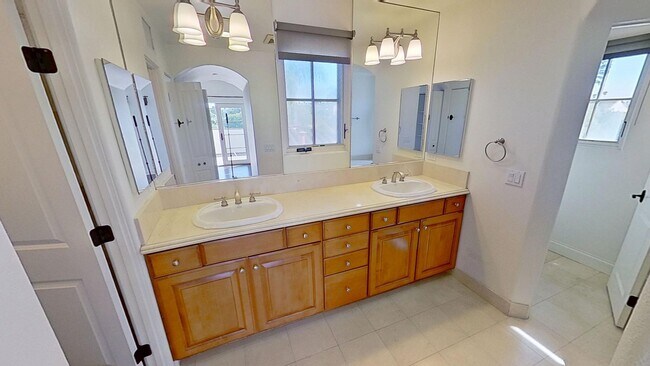 Building Photo - Spacious 2-bedroom/2.5-bathroom Townhouse- In the heart of the Funk Zone