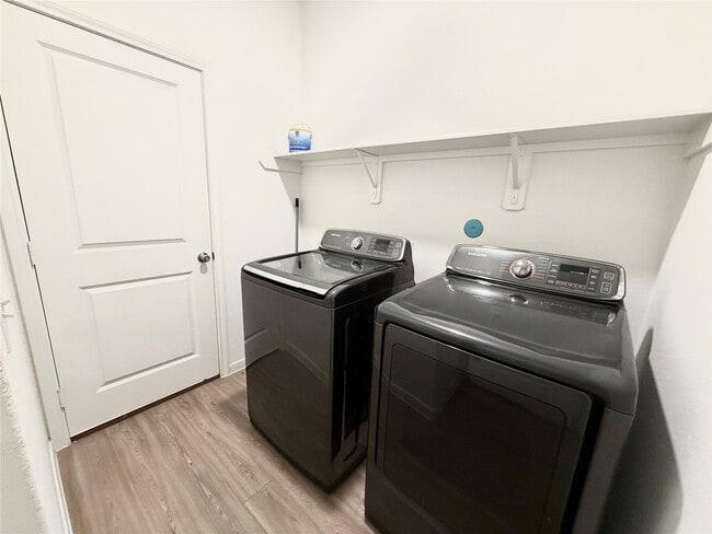 Building Photo - 1348 Bright Hl Dr