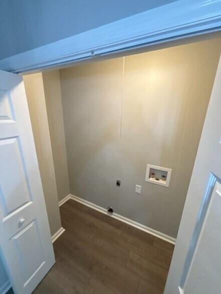 Building Photo - 968 Will Scarlet Way