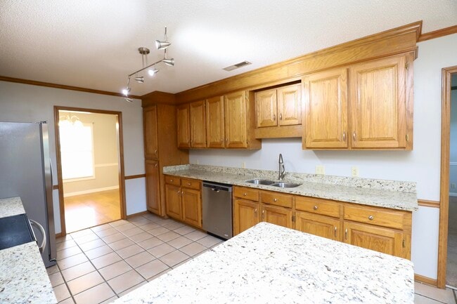 Building Photo - 1450 Morris Way Dr