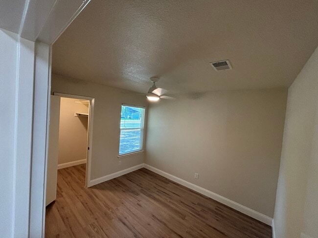 Building Photo - 4605 Pelham Dr