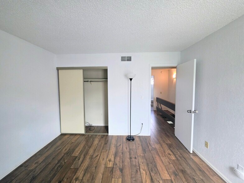 Building Photo - 3110 Van Teylingen Dr
