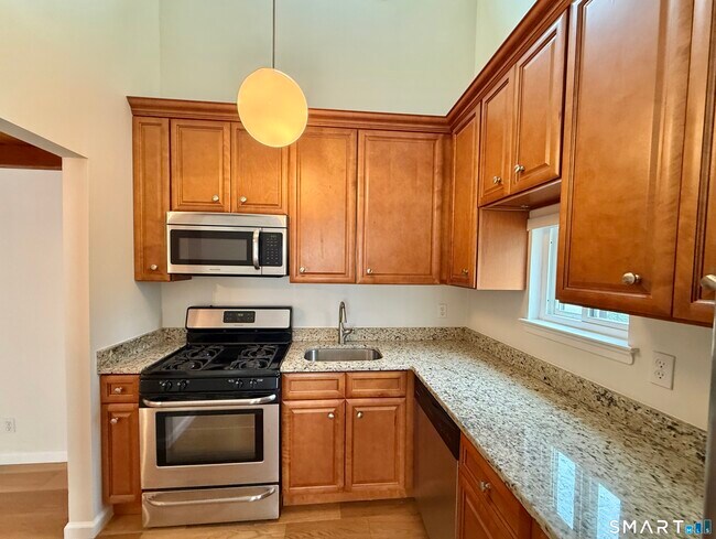 Building Photo - 64 Olcott Way