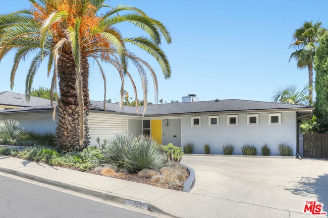 Building Photo - 150 Anita Dr