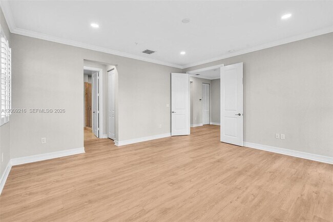 Building Photo - 11541 SW 15th Ave