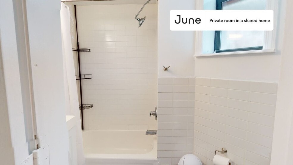 Building Photo - Room in Shared 4 bed/1 bath home in Crown Heights