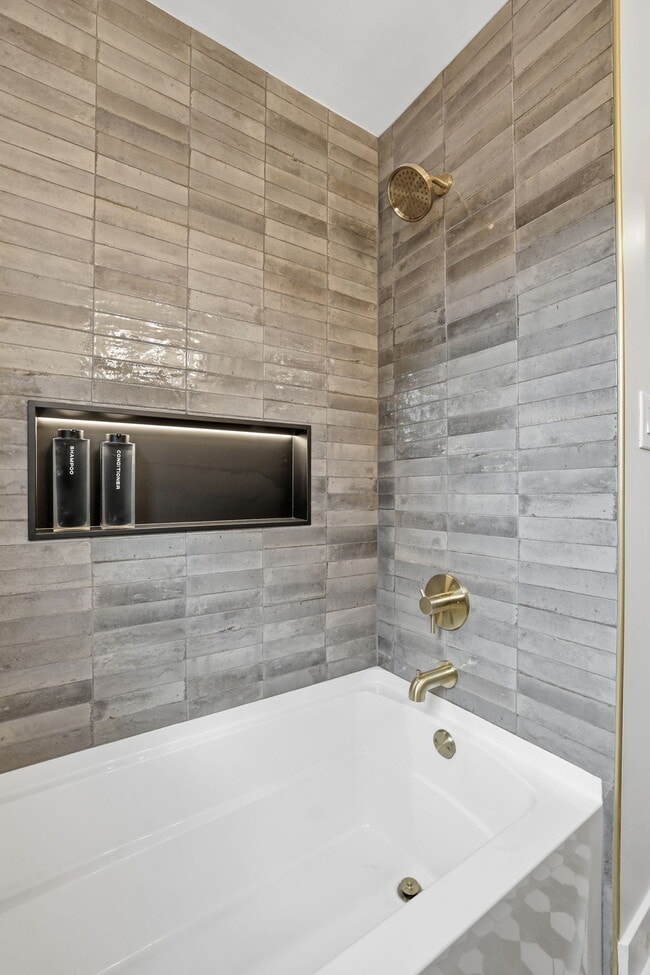 Building Photo - 1940 Harle Ave NW